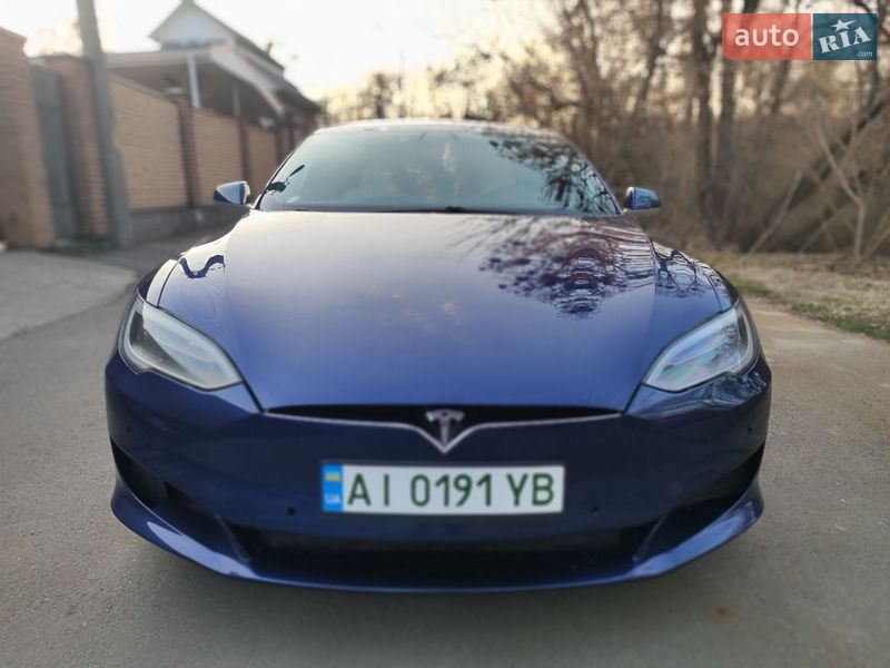 Ліфтбек Tesla Model S 2017 в Києві