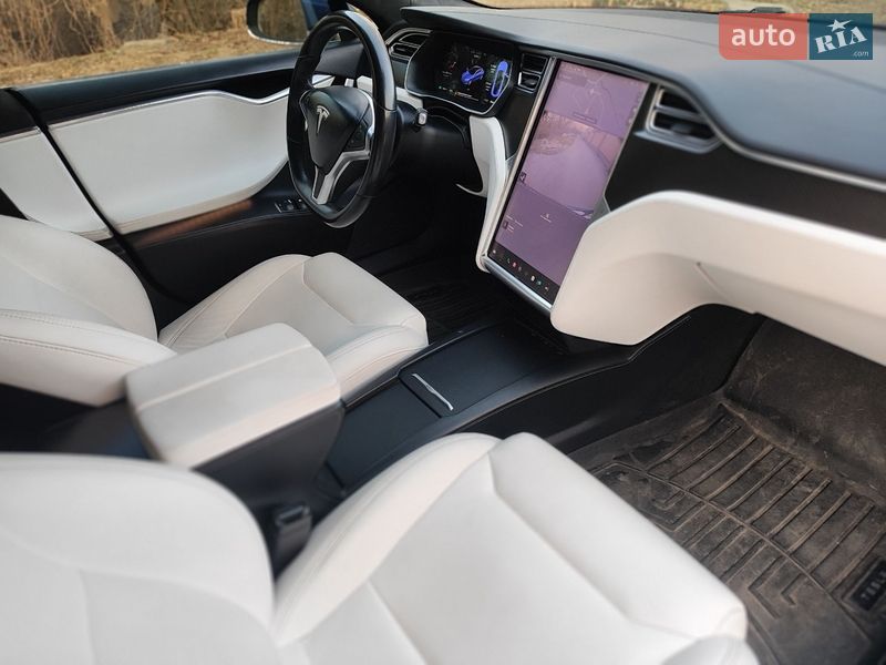 Ліфтбек Tesla Model S 2017 в Києві
