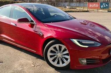 Ліфтбек Tesla Model S 2017 в Києві
