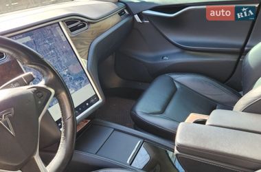 Лифтбек Tesla Model S 2016 в Киеве