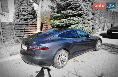 Лифтбек Tesla Model S 2016 в Киеве