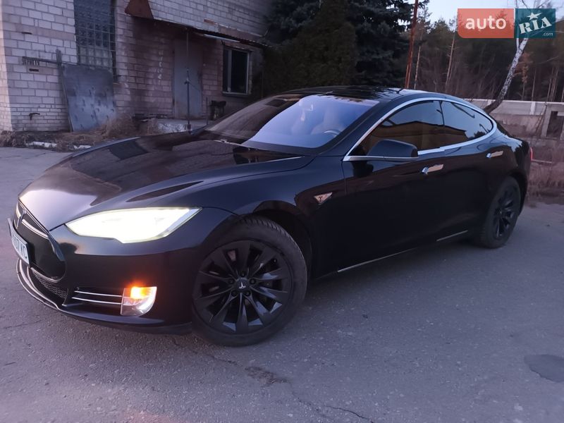 Ліфтбек Tesla Model S 2013 в Києві