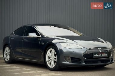 Ліфтбек Tesla Model S 2015 в Миколаєві