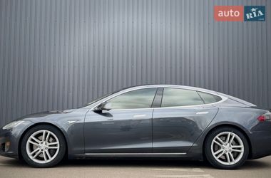 Ліфтбек Tesla Model S 2015 в Миколаєві