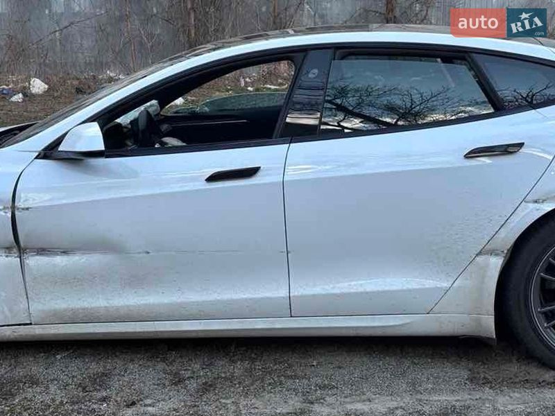 Лифтбек Tesla Model S 2022 в Житомире