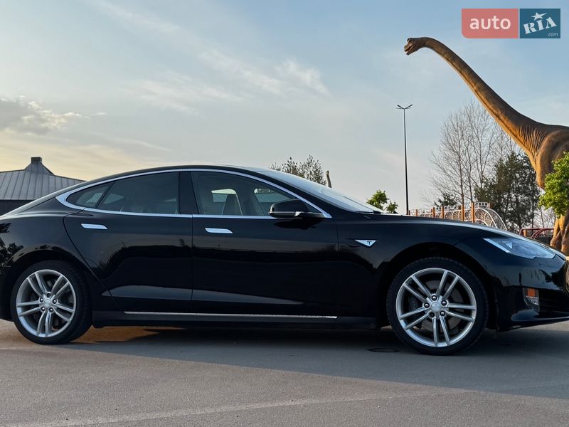 Лифтбек Tesla Model S 2014 в Киеве фото 5 Лифтбек Tesla Model S 2014 в Киеве
