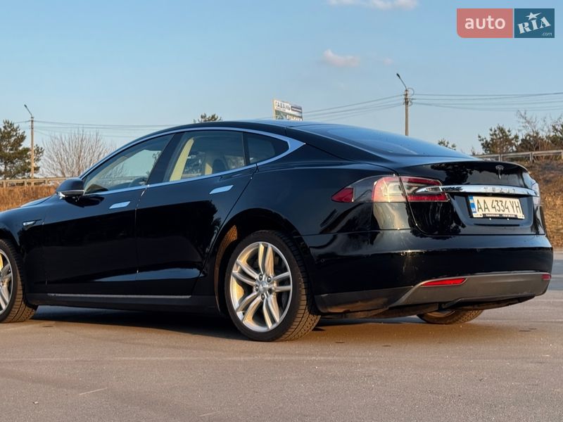 Лифтбек Tesla Model S 2014 в Киеве фото 6 Лифтбек Tesla Model S 2014 в Киеве