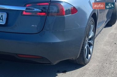 Лифтбек Tesla Model S 2014 в Умани