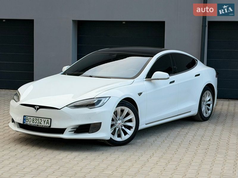 Лифтбек Tesla Model S 2016 в Тернополе