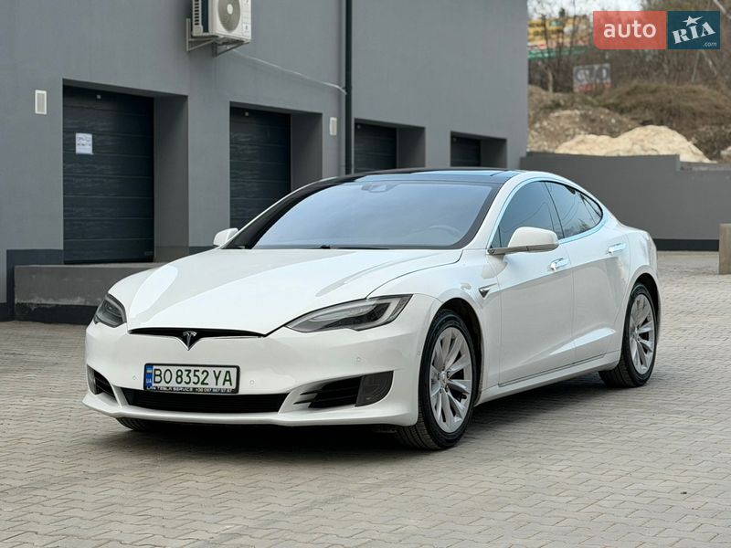 Лифтбек Tesla Model S 2016 в Тернополе