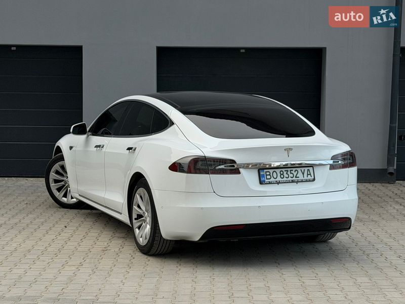Лифтбек Tesla Model S 2016 в Тернополе