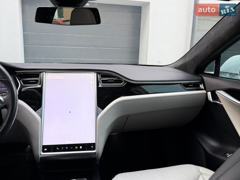 Лифтбек Tesla Model S 2016 в Тернополе