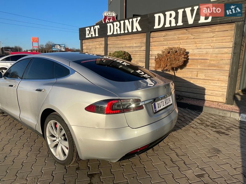Лифтбек Tesla Model S 2015 в Луцке фото 6 Лифтбек Tesla Model S 2015 в Луцке