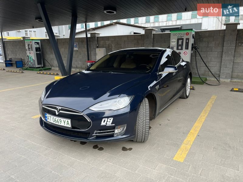Ліфтбек Tesla Model S 2012 в Івано-Франківську фото Ліфтбек Tesla Model S 2012 в Івано-Франківську