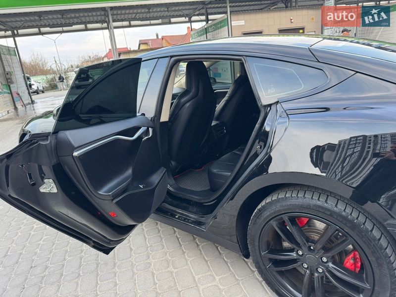 Лифтбек Tesla Model S 2015 в Львове фото 47 Лифтбек Tesla Model S 2015 в Львове