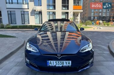 Ліфтбек Tesla Model S 2016 в Києві