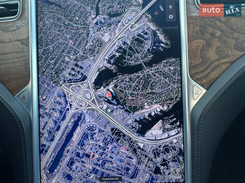 Лифтбек Tesla Model S 2016 в Киеве