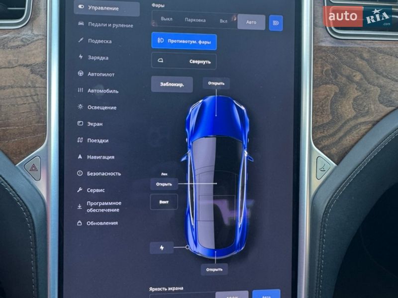 Лифтбек Tesla Model S 2016 в Киеве