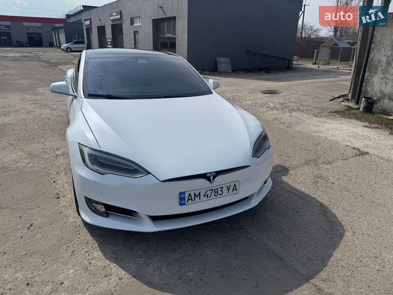 Ліфтбек Tesla Model S 2018 в Софіївській Борщагівці