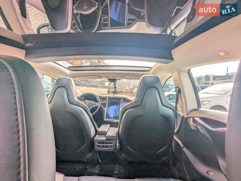 Лифтбек Tesla Model S 2015 в Львове фото 10 Лифтбек Tesla Model S 2015 в Львове
