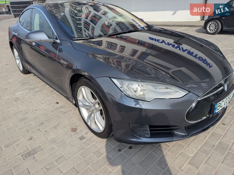 Лифтбек Tesla Model S 2015 в Львове фото 15 Лифтбек Tesla Model S 2015 в Львове