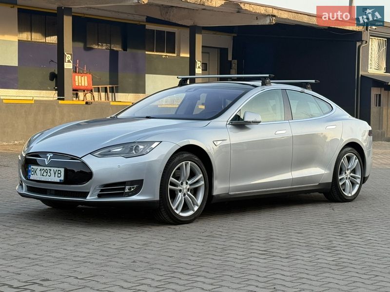 Ліфтбек Tesla Model S 2014 в Рівному фото 7 Ліфтбек Tesla Model S 2014 в Рівному