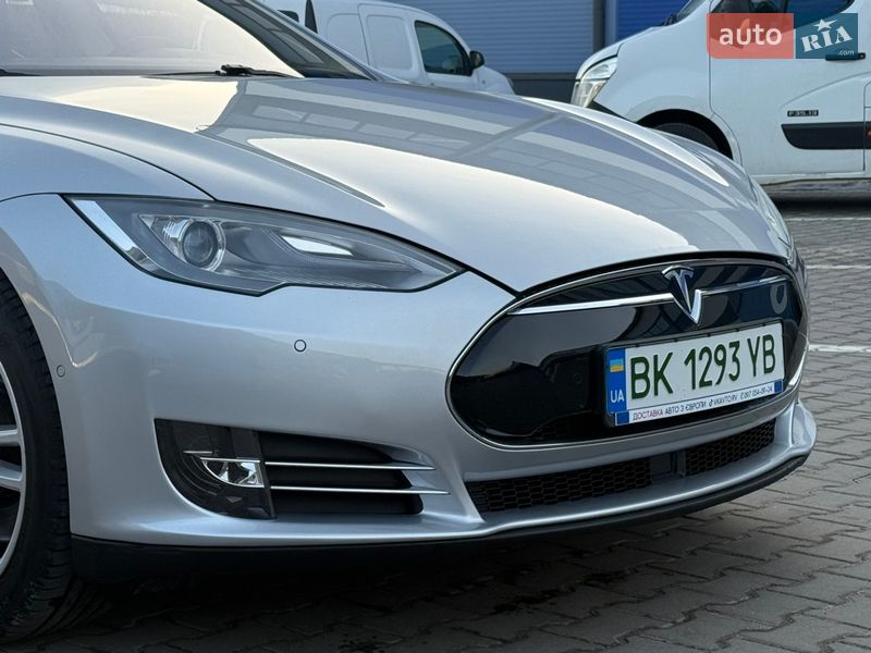 Ліфтбек Tesla Model S 2014 в Рівному фото 16 Ліфтбек Tesla Model S 2014 в Рівному