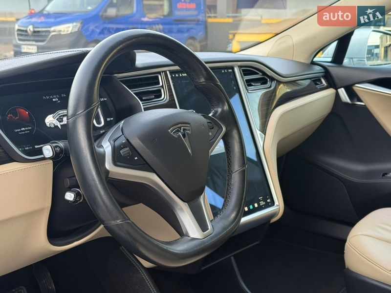 Ліфтбек Tesla Model S 2014 в Рівному фото 35 Ліфтбек Tesla Model S 2014 в Рівному
