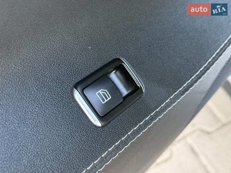 Ліфтбек Tesla Model S 2014 в Рівному фото 41 Ліфтбек Tesla Model S 2014 в Рівному