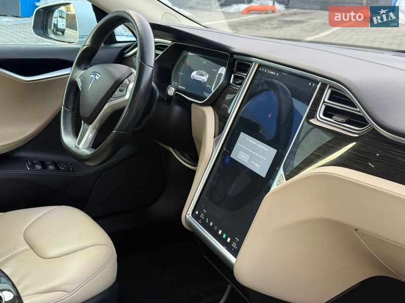 Ліфтбек Tesla Model S 2014 в Рівному фото 49 Ліфтбек Tesla Model S 2014 в Рівному