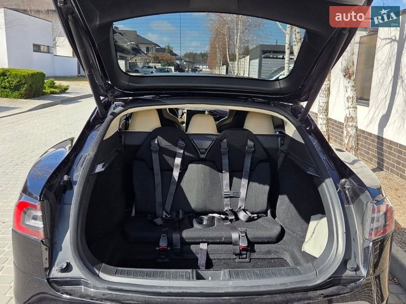 Лифтбек Tesla Model S 2015 в Киеве фото 4 Лифтбек Tesla Model S 2015 в Киеве
