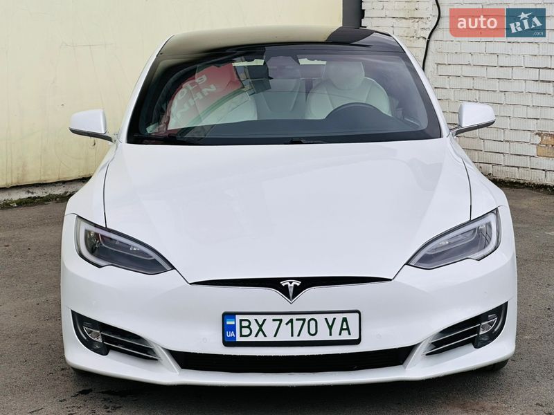 Лифтбек Tesla Model S 2019 в Киеве