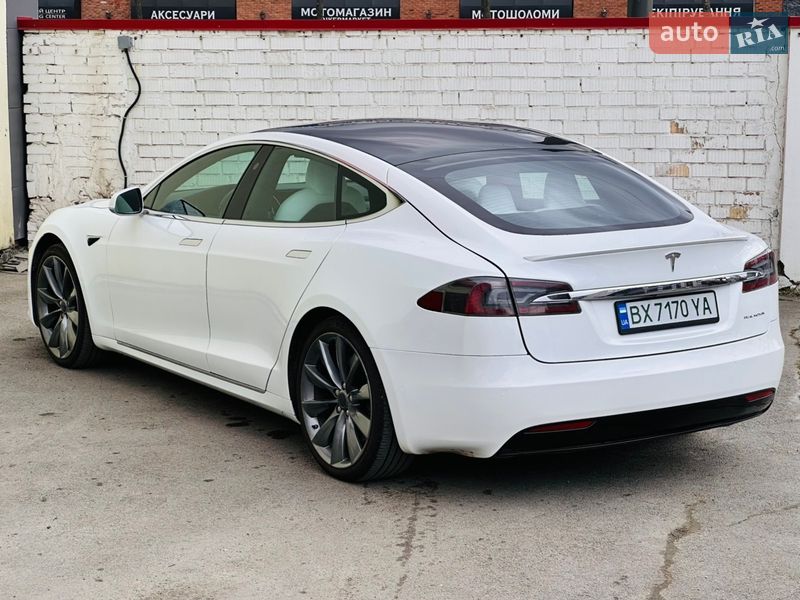 Лифтбек Tesla Model S 2019 в Киеве