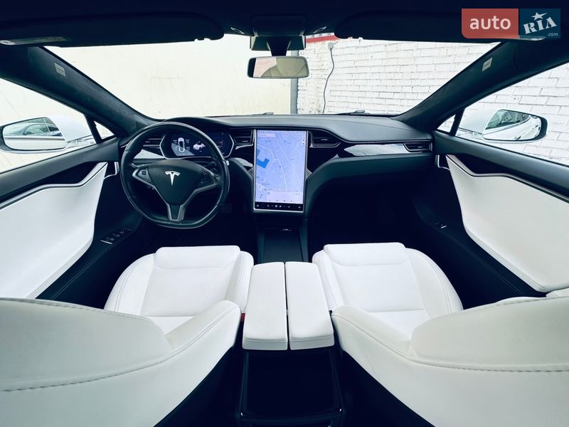 Лифтбек Tesla Model S 2019 в Киеве