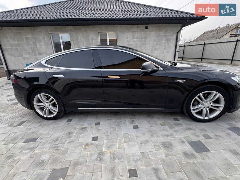 Лифтбек Tesla Model S 2014 в Владимире
