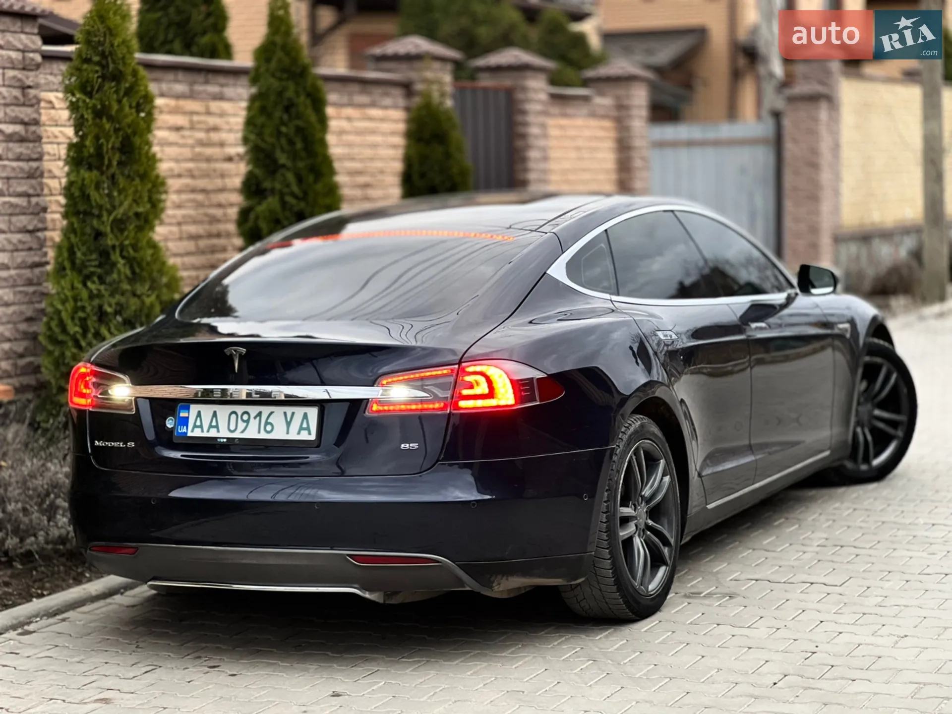 2014 Tesla Model S - мініатюра 2