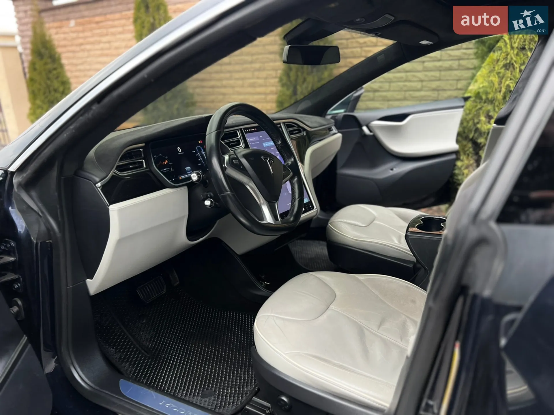 2014 Tesla Model S - мініатюра 5
