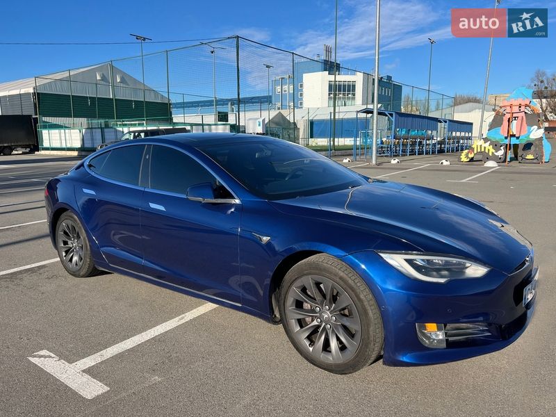Ліфтбек Tesla Model S 2017 в Києві фото Ліфтбек Tesla Model S 2017 в Києві