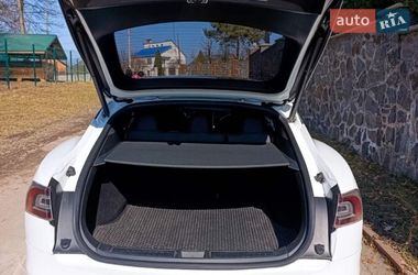 Ліфтбек Tesla Model S 2015 в Вінниці