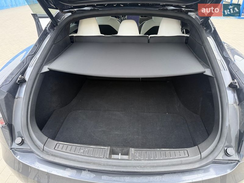 Лифтбек Tesla Model S 2020 в Одессе