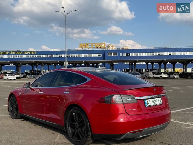 Лифтбек Tesla Model S 2013 в Киеве