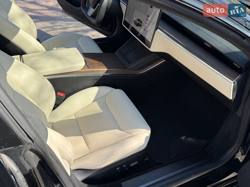 Ліфтбек Tesla Model S 2021 в Полтаві