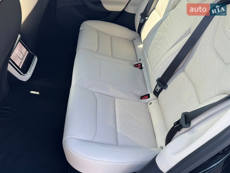 Ліфтбек Tesla Model S 2021 в Полтаві