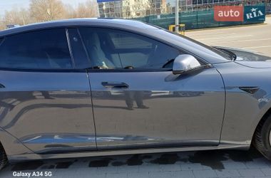 Лифтбек Tesla Model S 2019 в Сумах