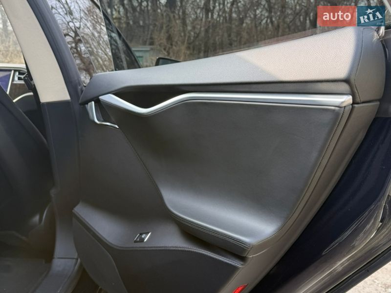 Ліфтбек Tesla Model S 2013 в Києві фото 10 Ліфтбек Tesla Model S 2013 в Києві