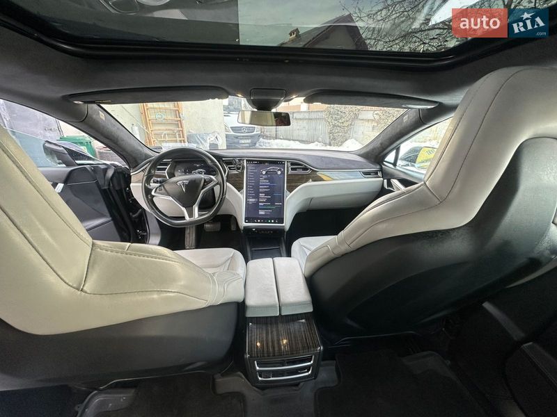 Лифтбек Tesla Model S 2016 в Львове фото 16 Лифтбек Tesla Model S 2016 в Львове