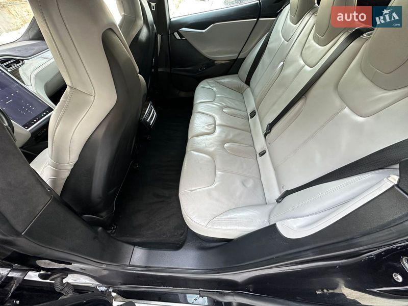 Лифтбек Tesla Model S 2016 в Львове фото 19 Лифтбек Tesla Model S 2016 в Львове