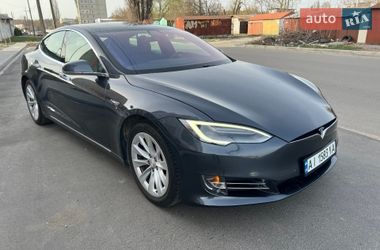 Лифтбек Tesla Model S 2017 в Киеве