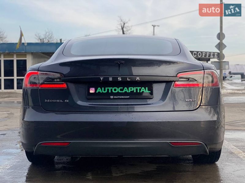 Ліфтбек Tesla Model S 2015 в Києві