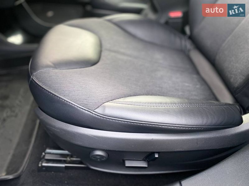 Ліфтбек Tesla Model S 2015 в Києві